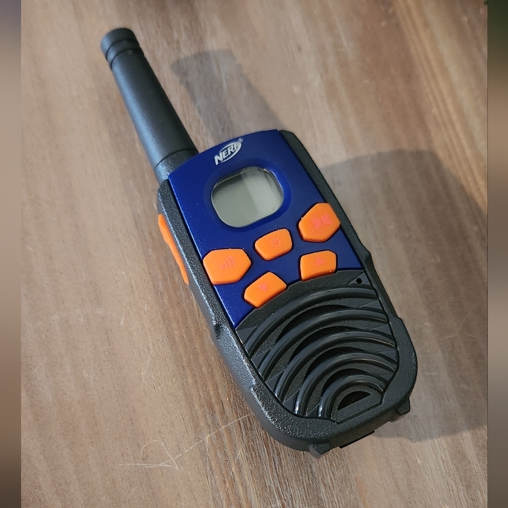 Vintage NERF FRS 10 MILE Blue and Orange Walkie Talkies, Preowned Good Condition - Picture 10 of 14